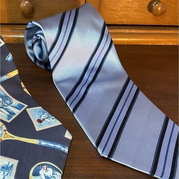 SILK and Polyester Periwinkle Vintage Men’s Tie - Picture 2 of 6